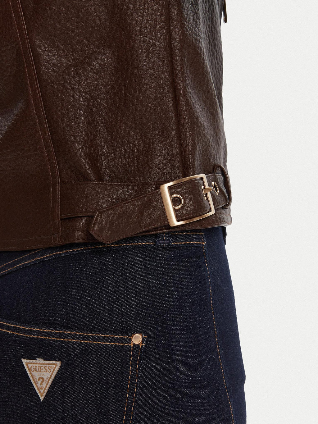 W5YL19WHDS0/FN09 GUESS