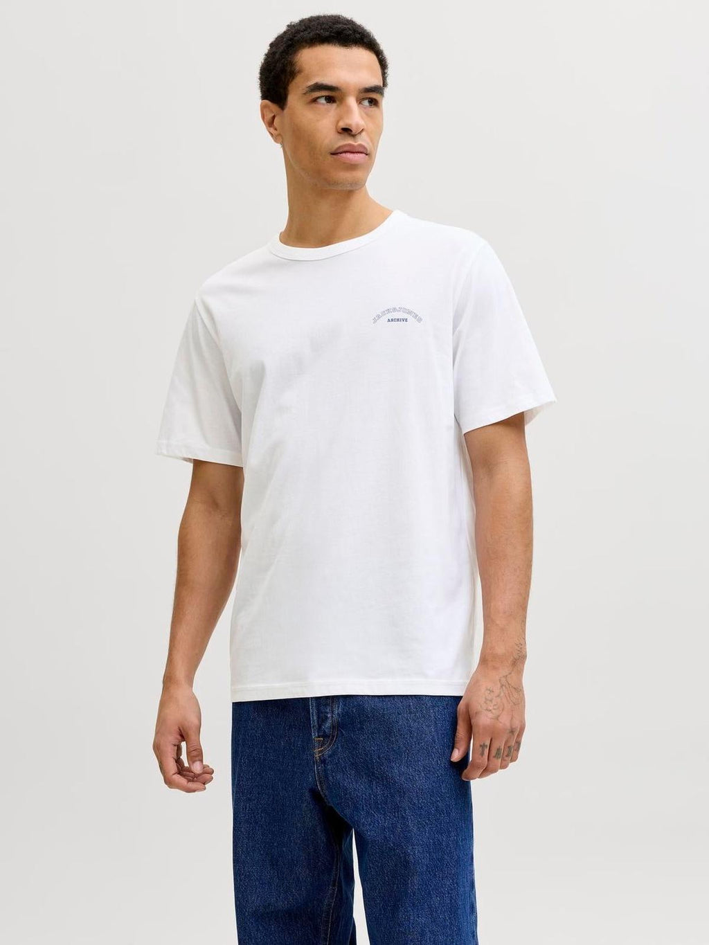 JJCOLLEGE LOGO TEE SS CREW NECK 