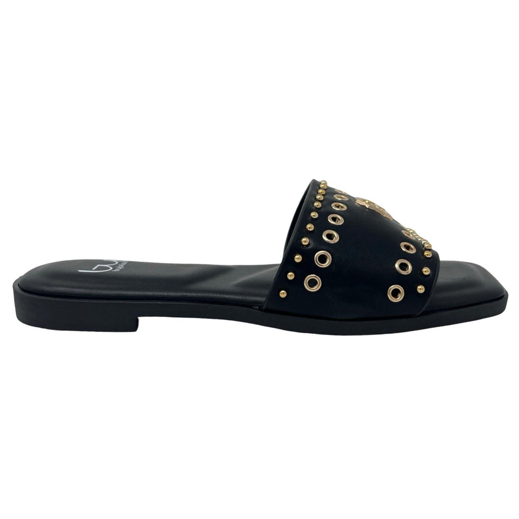 SLIPPERS 
