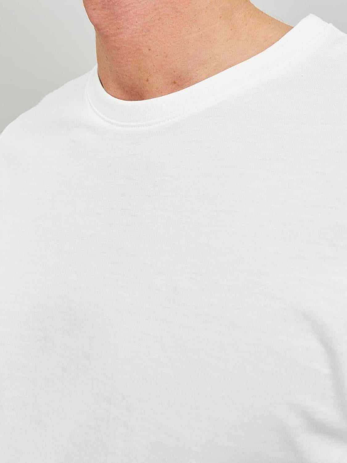12156101/White JACK AND JONES