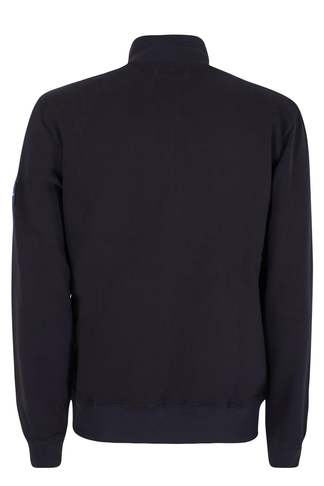 F835 CZ00/0801 YES ZEE