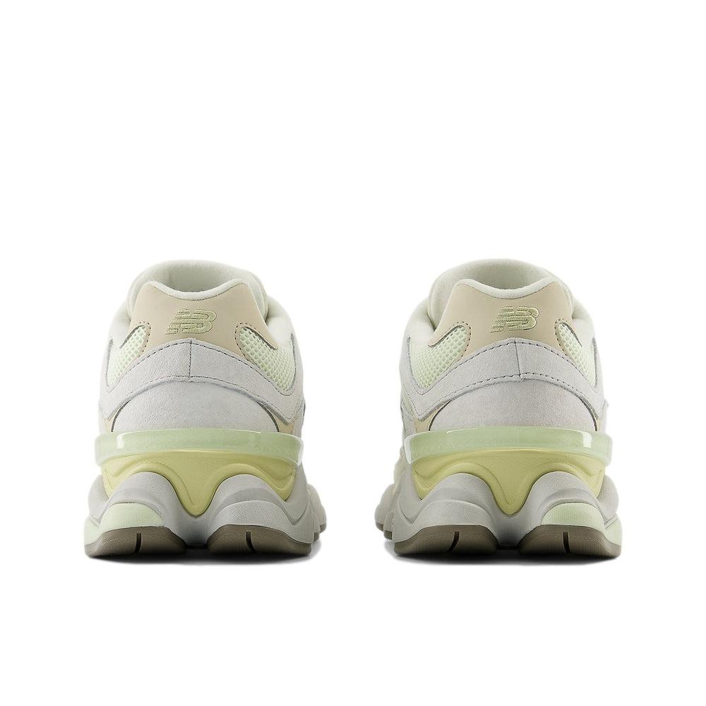 New Balance SNEAKERS 9060 IN PELLE E TESSUTO MULTICOLOR 
