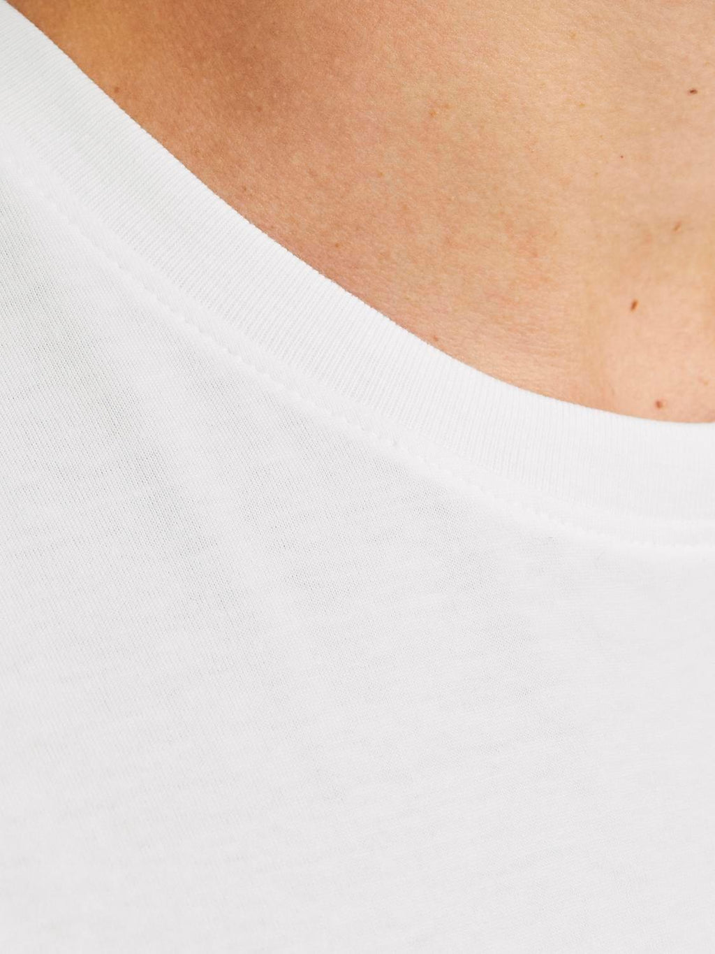 12268127/White JACK AND JONES