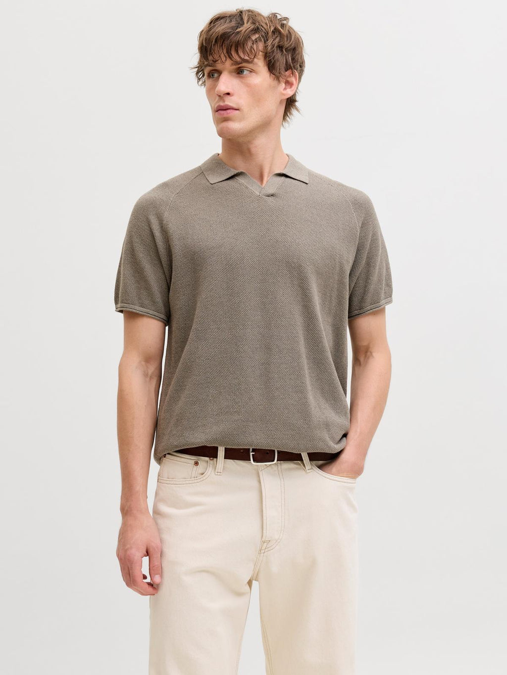 JJHILL KNIT SPLIT NECK SS26 