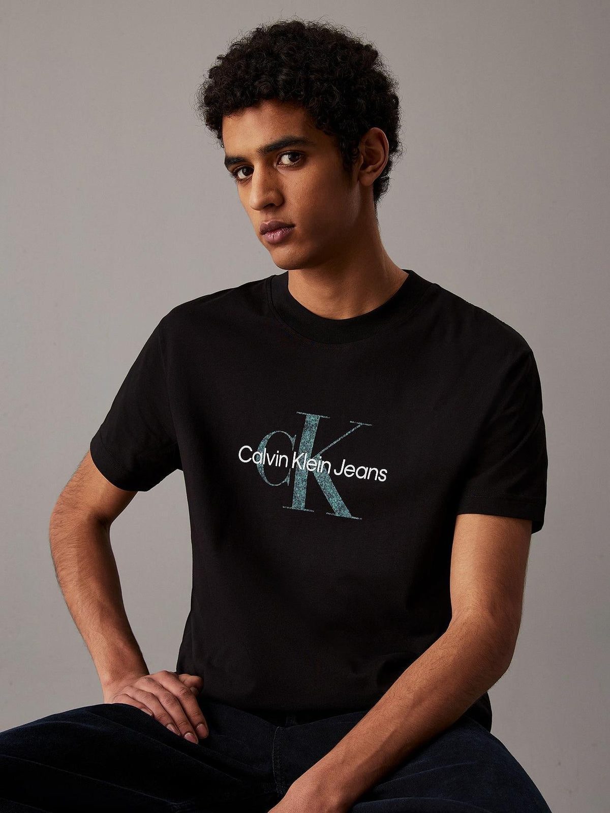 TEXTURED MONOLOGO TE J30J327086/BEH CALVIN KLEIN JEANS