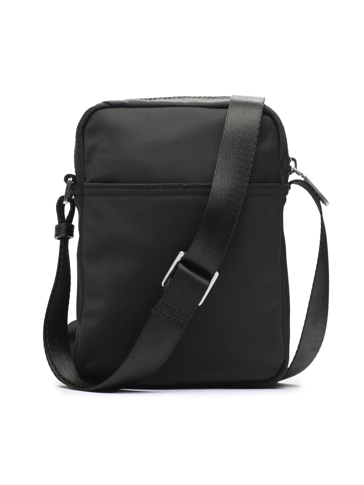 HMECRNP3463/BLA GUESS