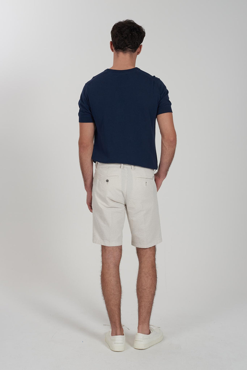 M715 DH00/0710 YES ZEE