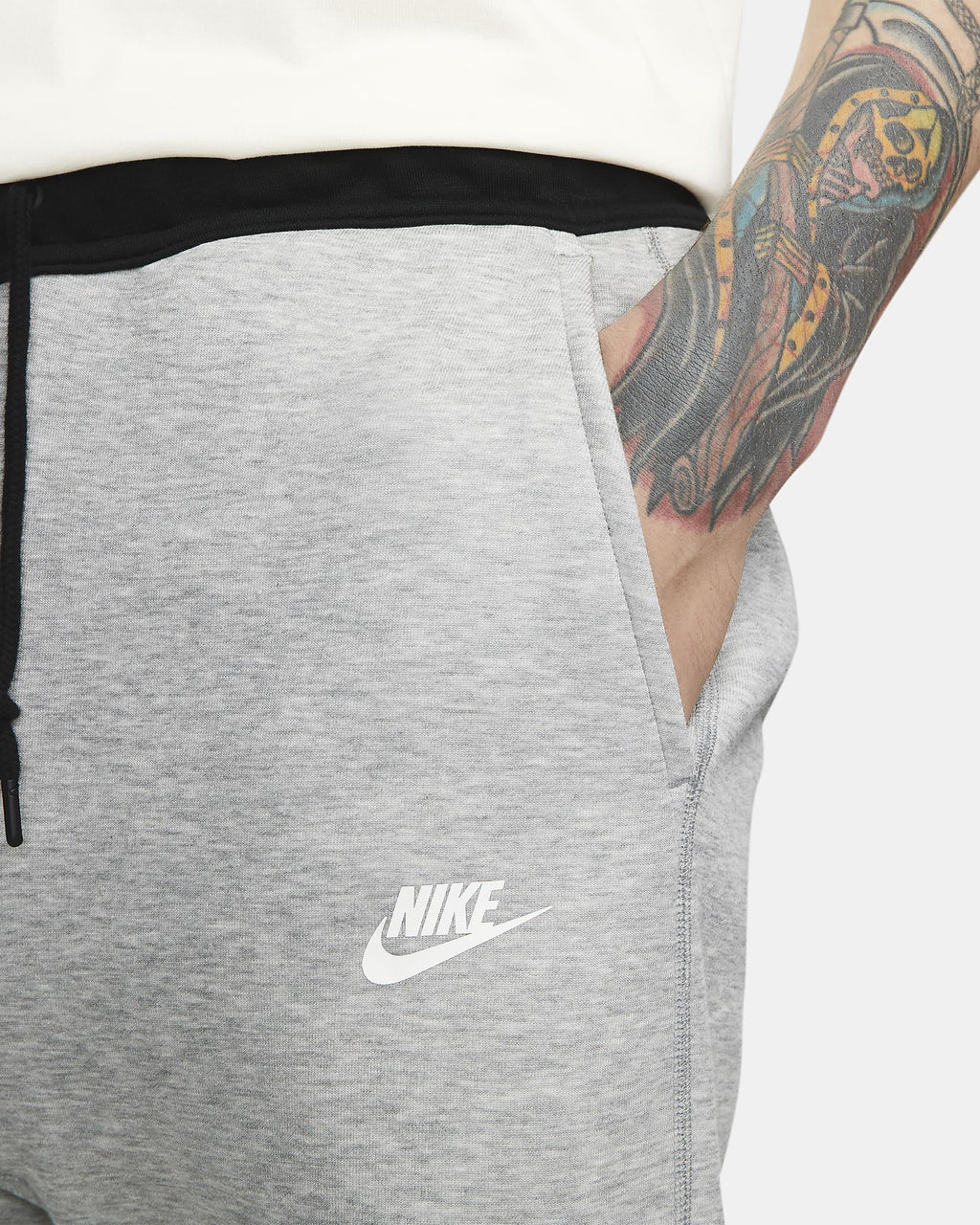 NIKE SPORTSWEAR TECH FLEECE 