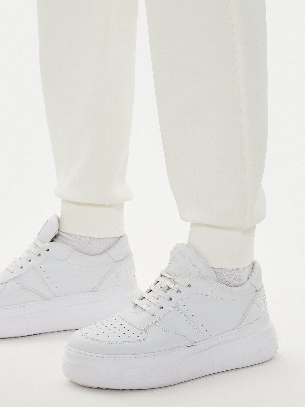 V4YB08KCAY2/G6K5 GUESS