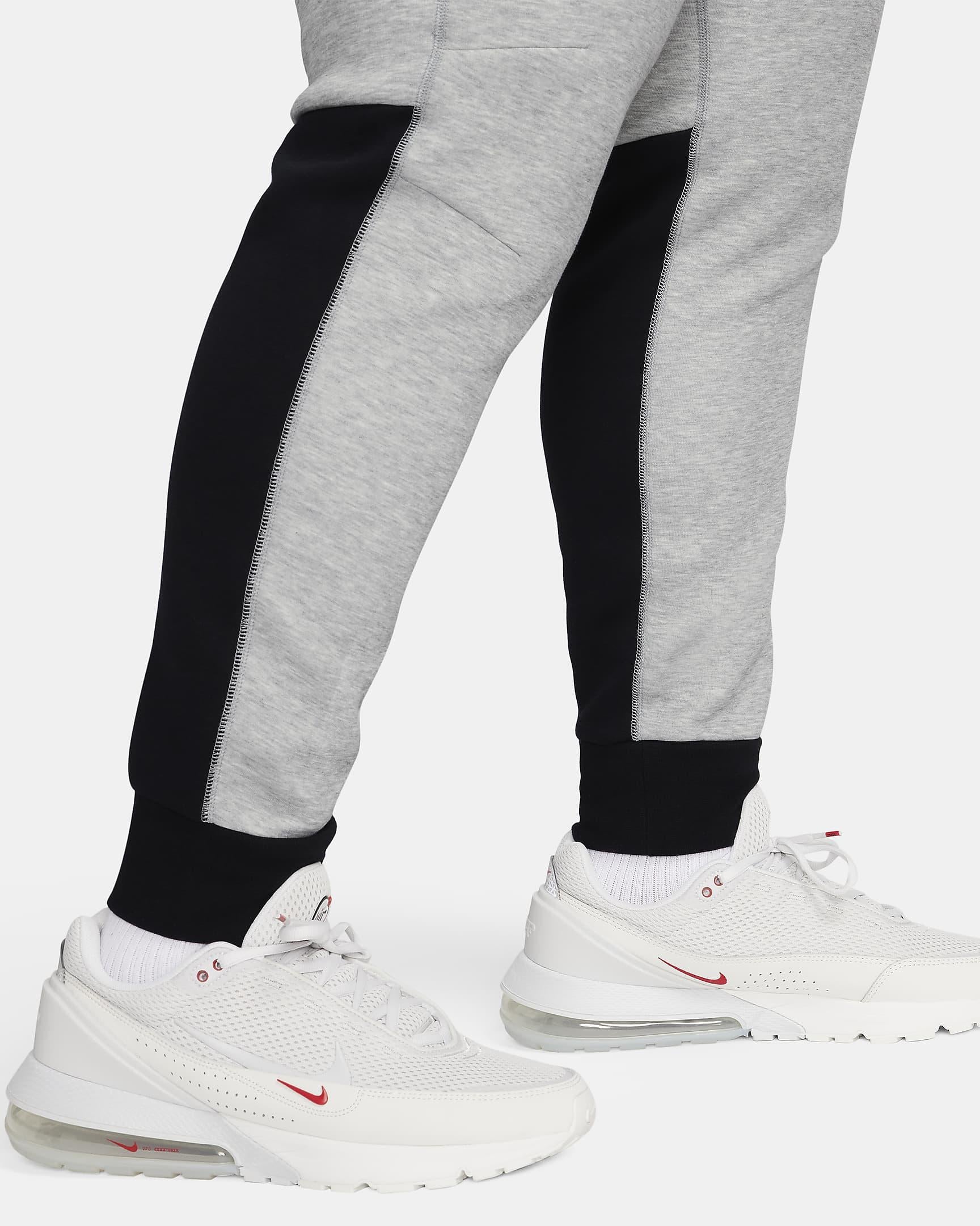 NIKE SPORTSWEAR TECH FLEECE 