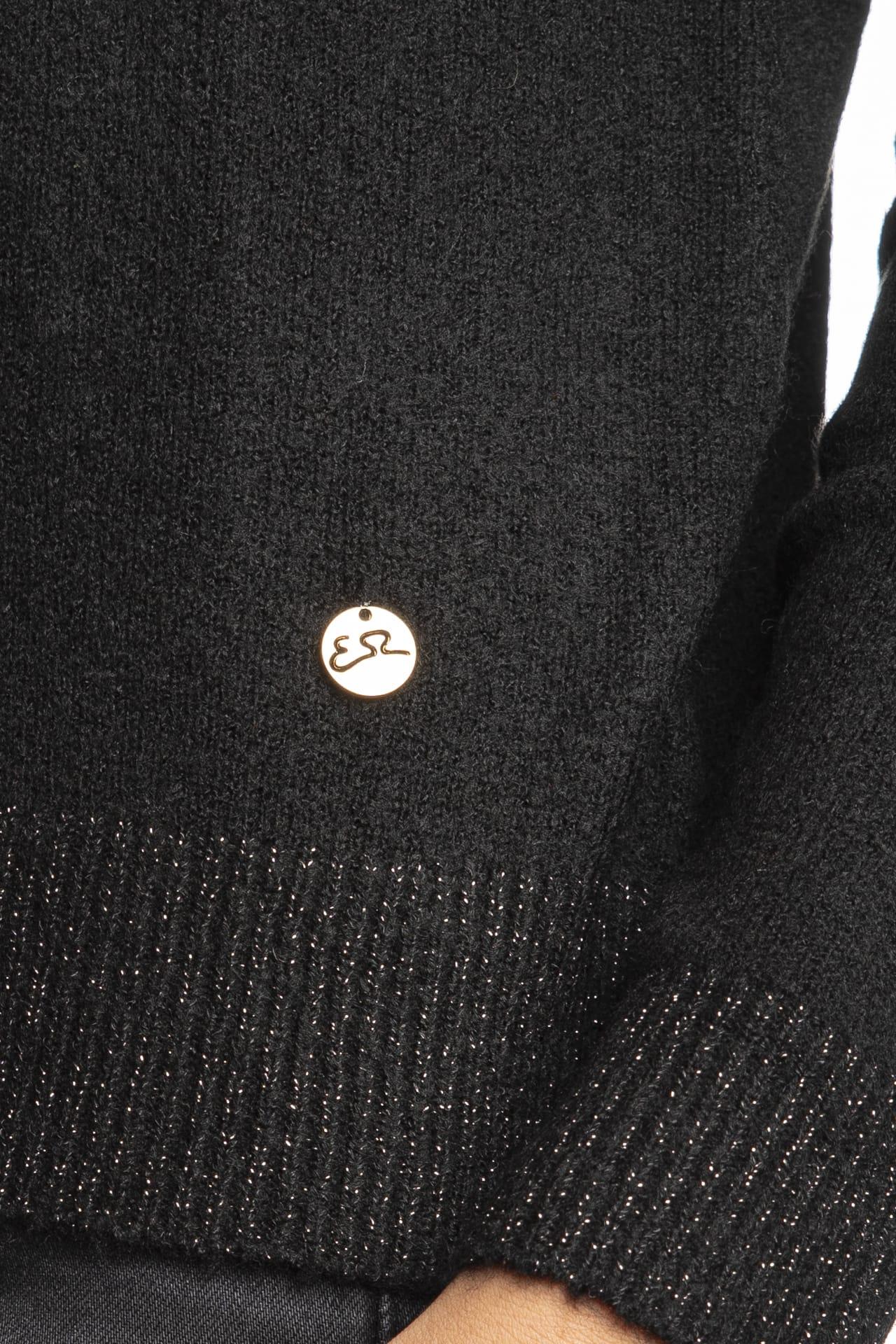 M058 BT00/0801 YES ZEE