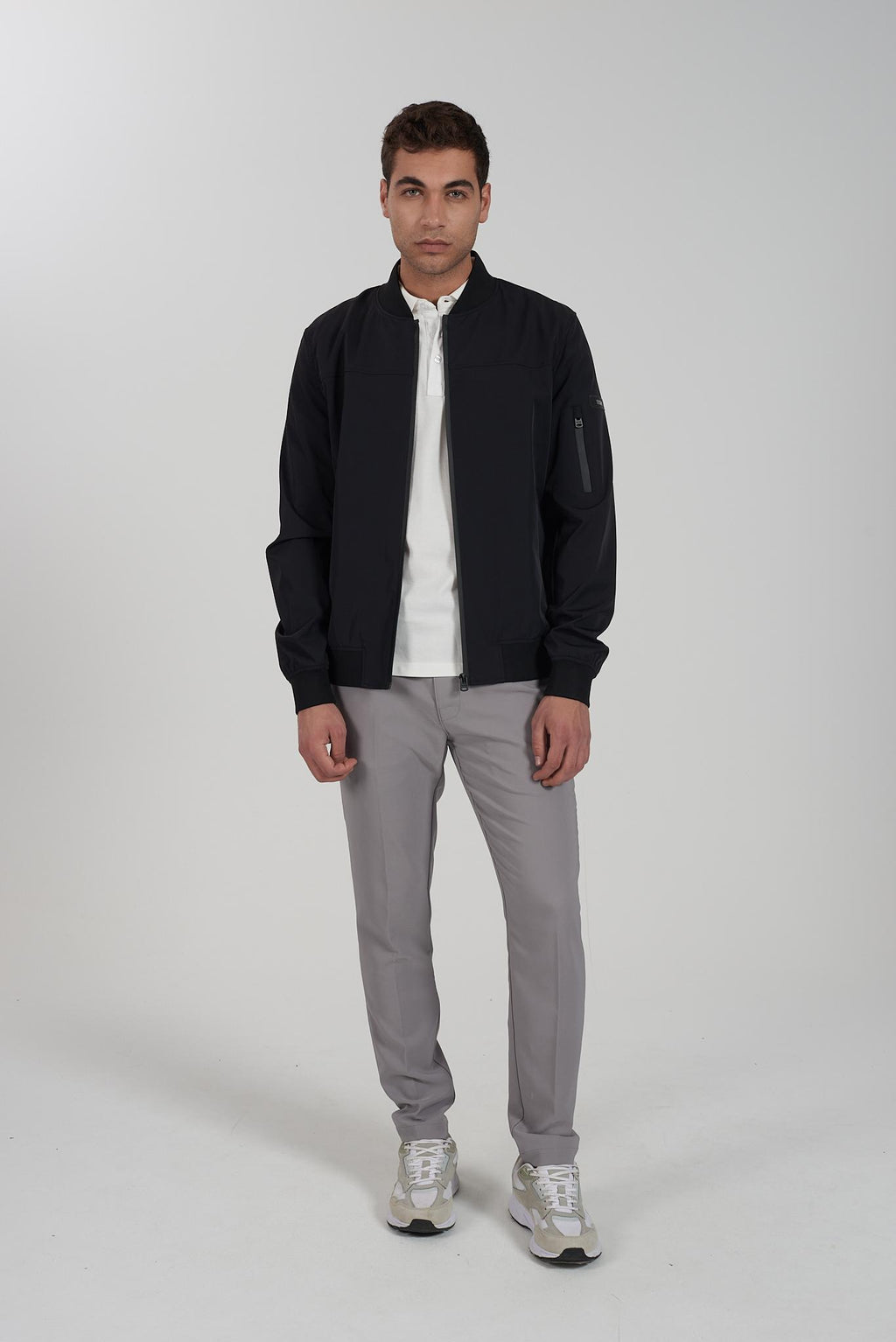 J561 NQ00/0801 YES ZEE