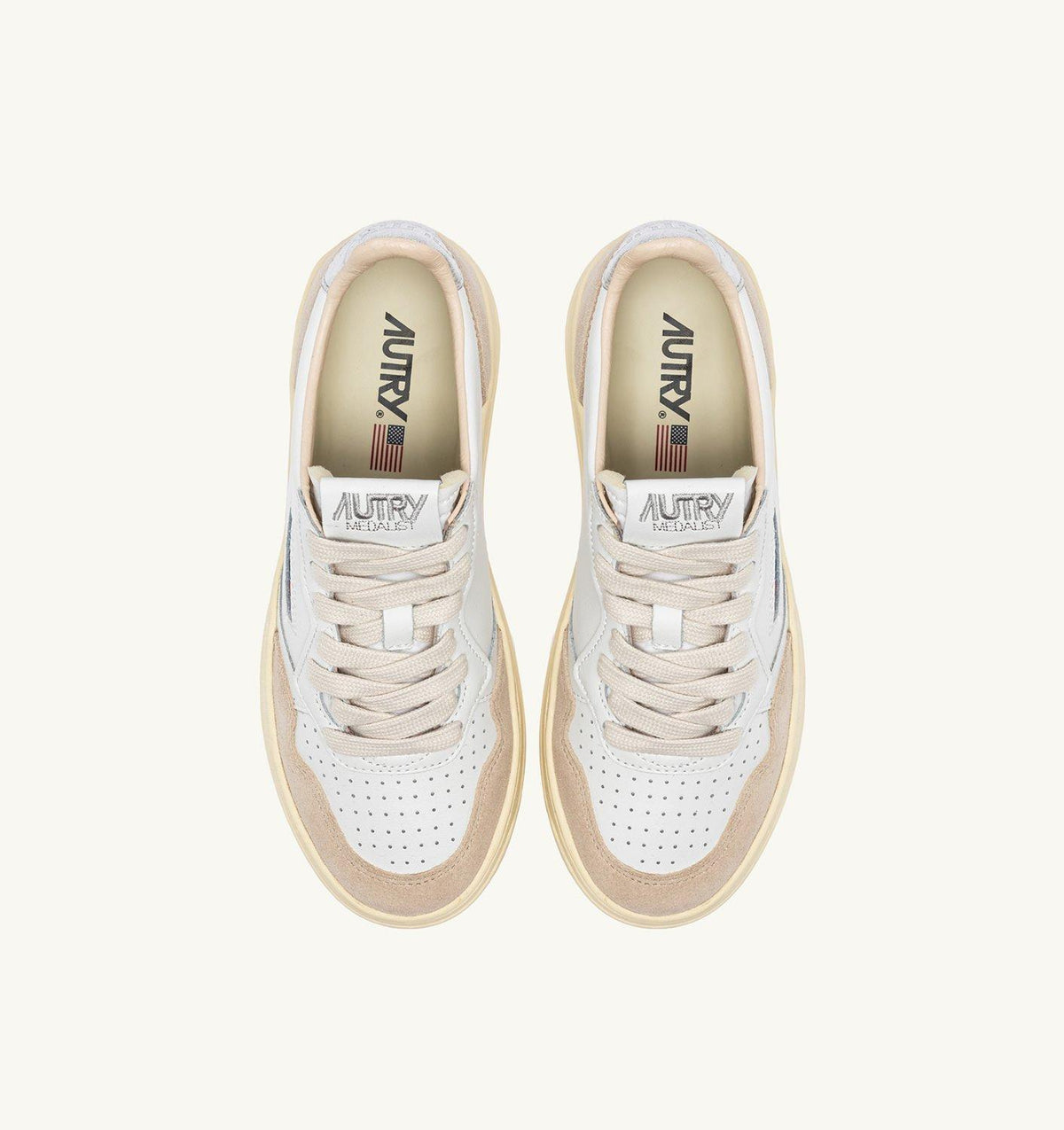 Autry Women's 01 Medalist Low Suede 