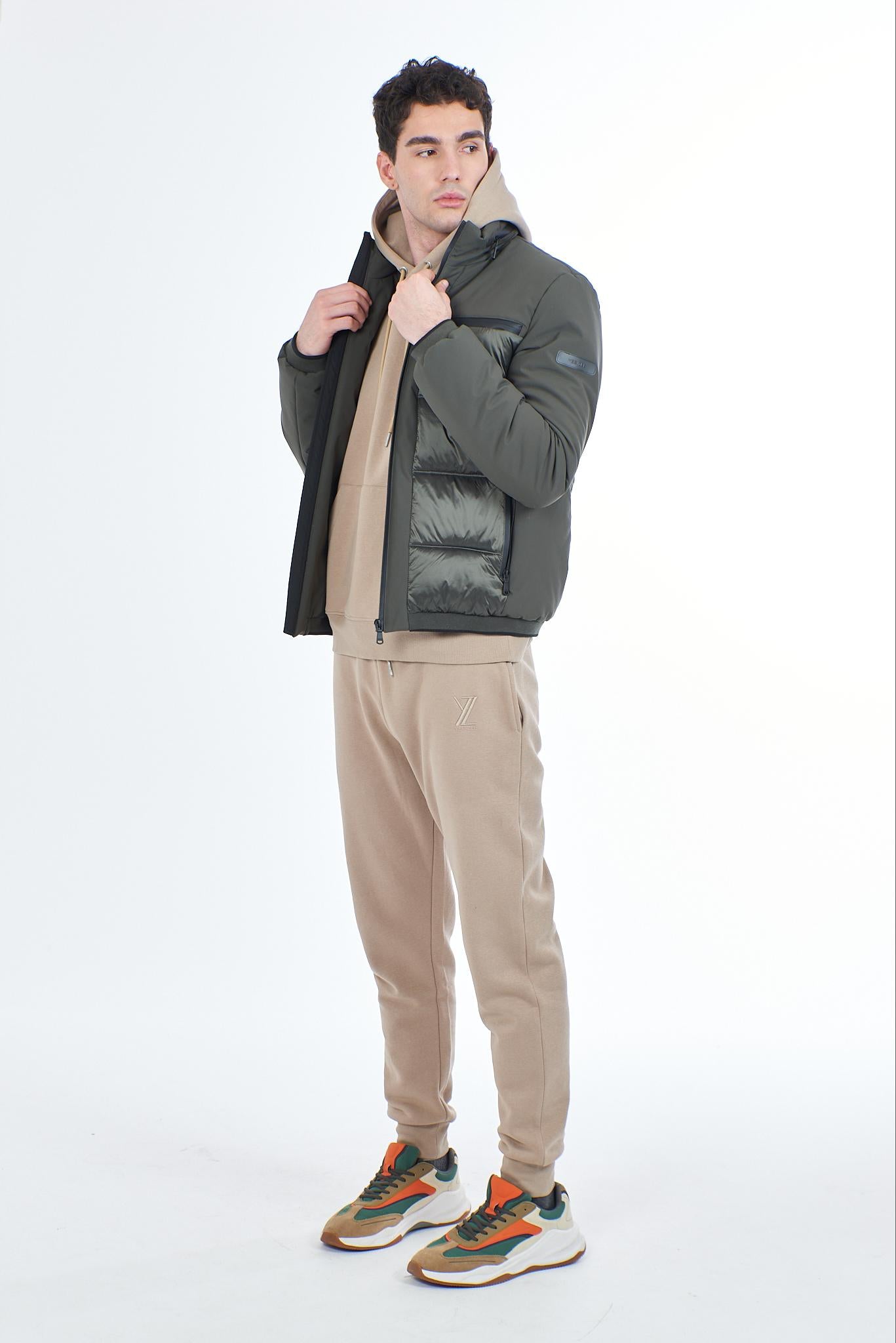 J851 O100/0905 YES ZEE