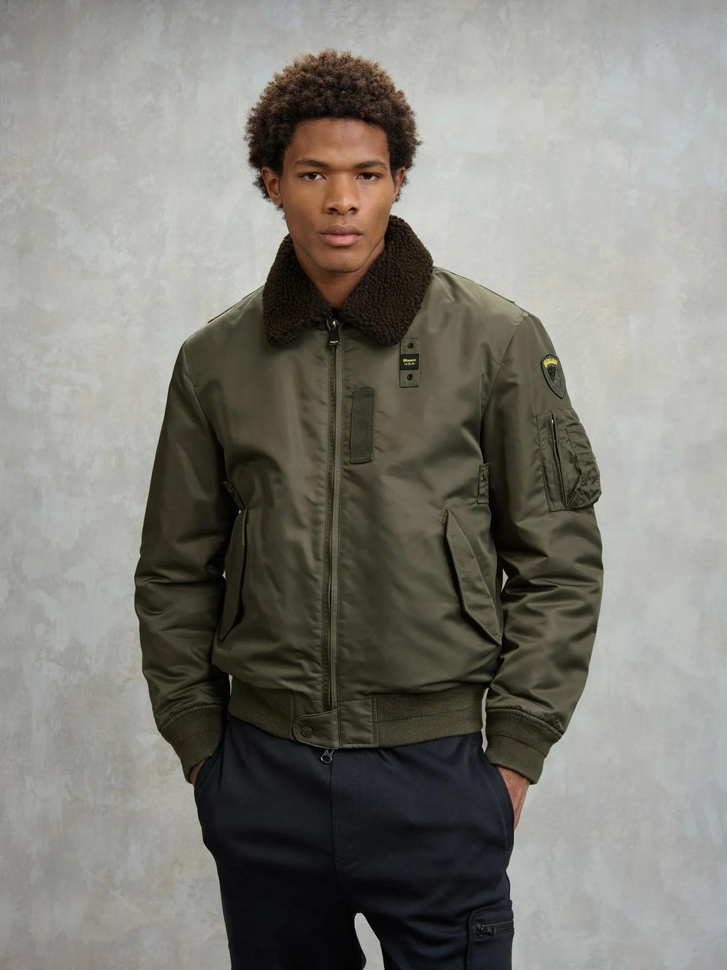 25WBLUC02029 007280/670 BLAUER