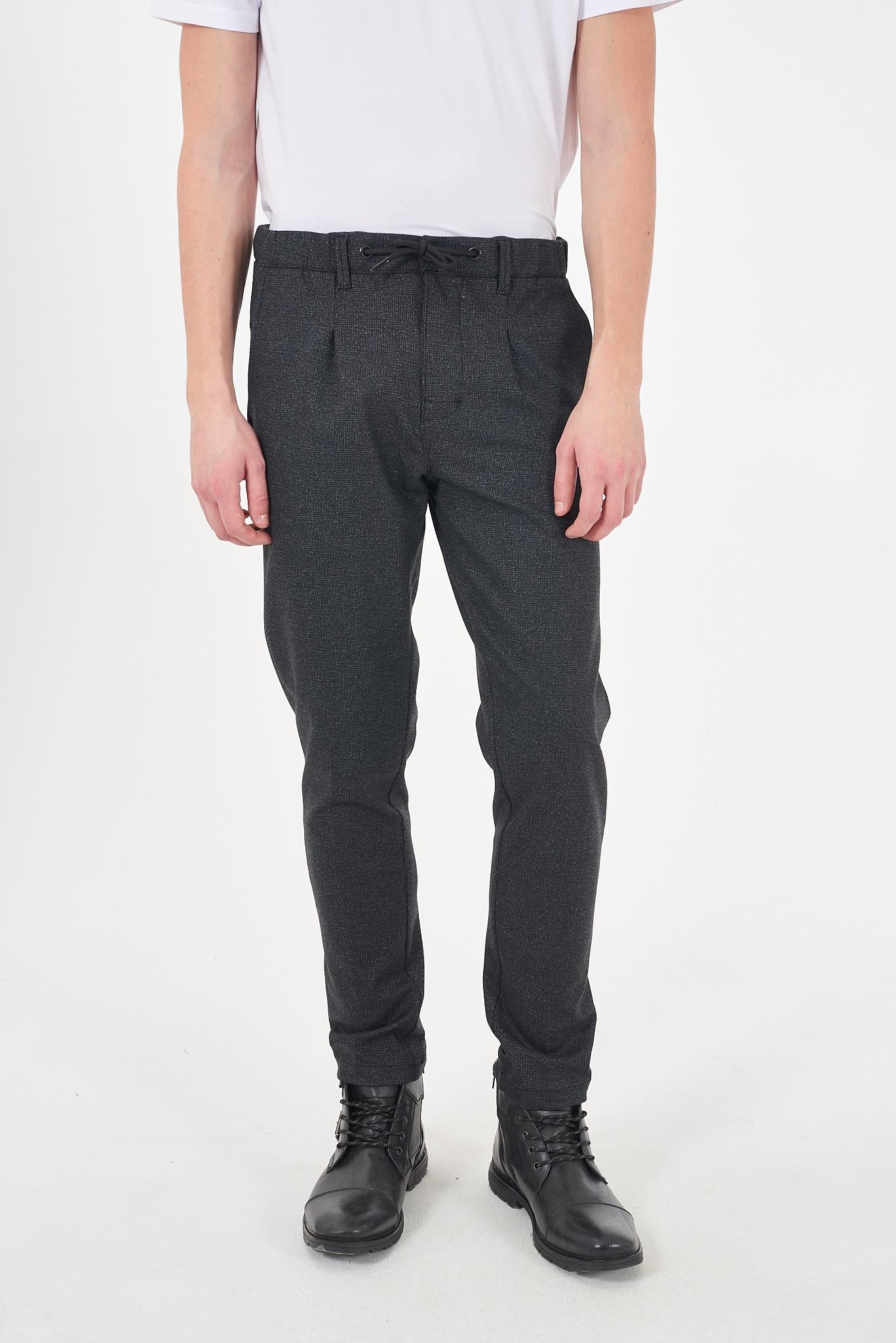 P680 WN00/2819 YES ZEE