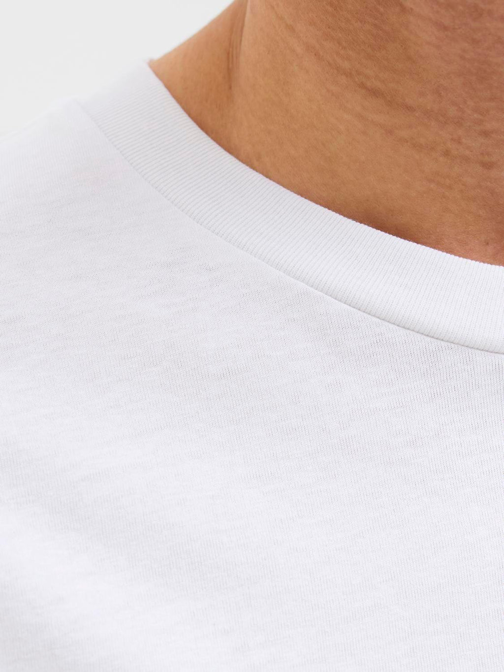 12269418/White JACK AND JONES