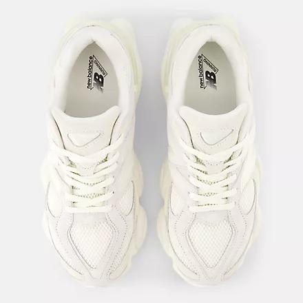 New Balance SNEAKERS 9060 IN PELLE E TESSUTO MULTICOLOR 