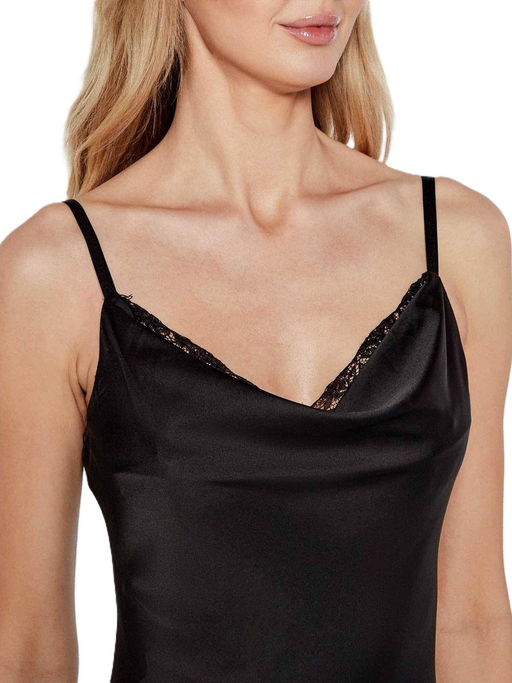 ADÈLE LACE NECKLINE 
