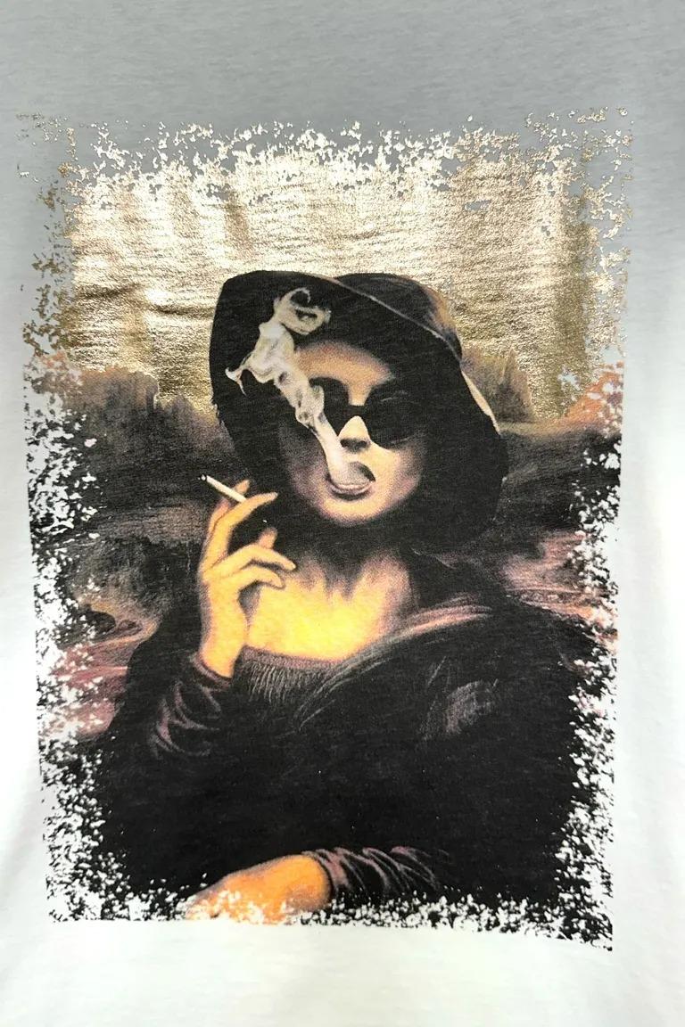 T-shirt con stampa donna che fuma VB-10776/Bianco LOVEme