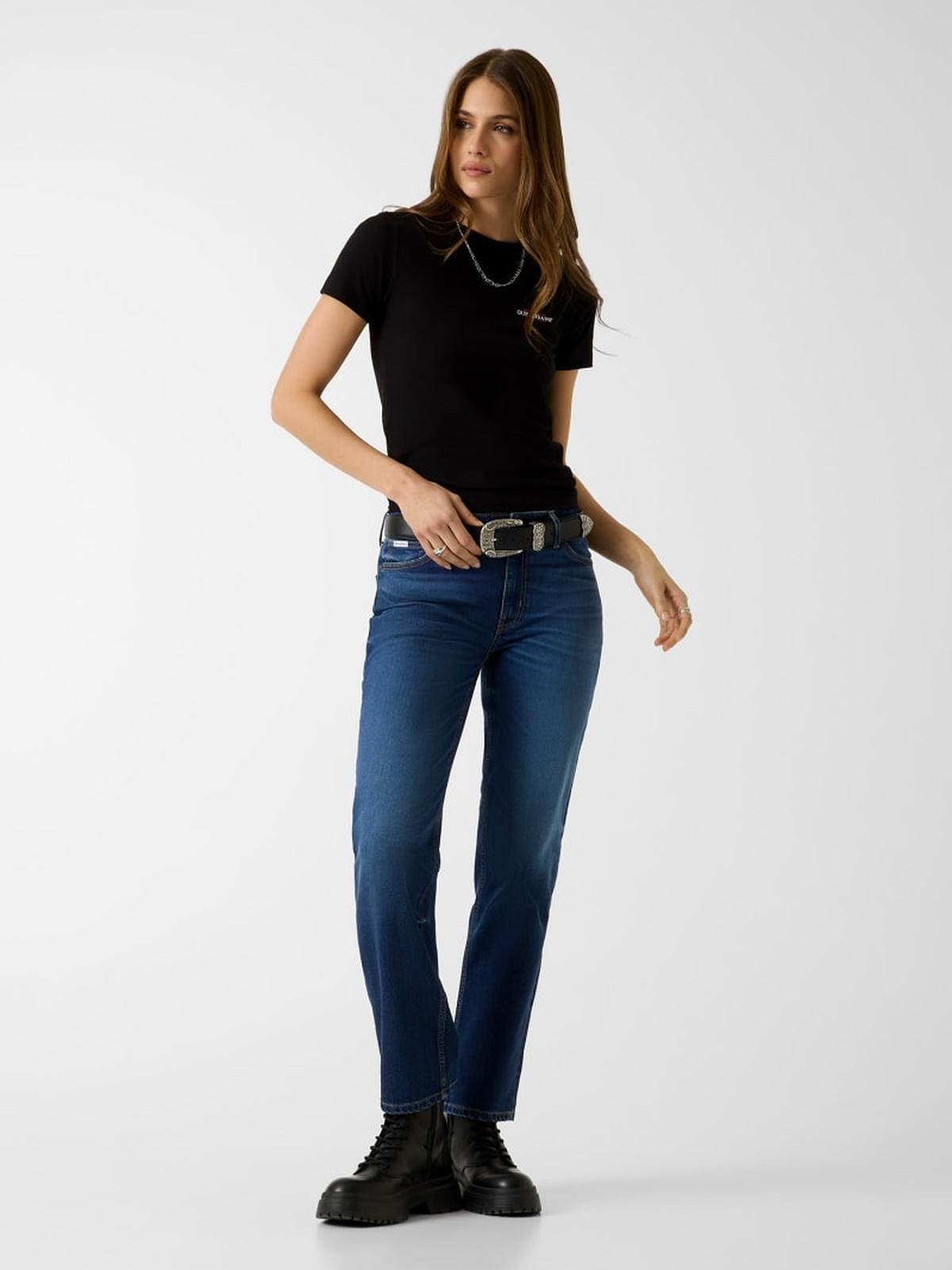 W4YI02J1314/JBLK GUESS