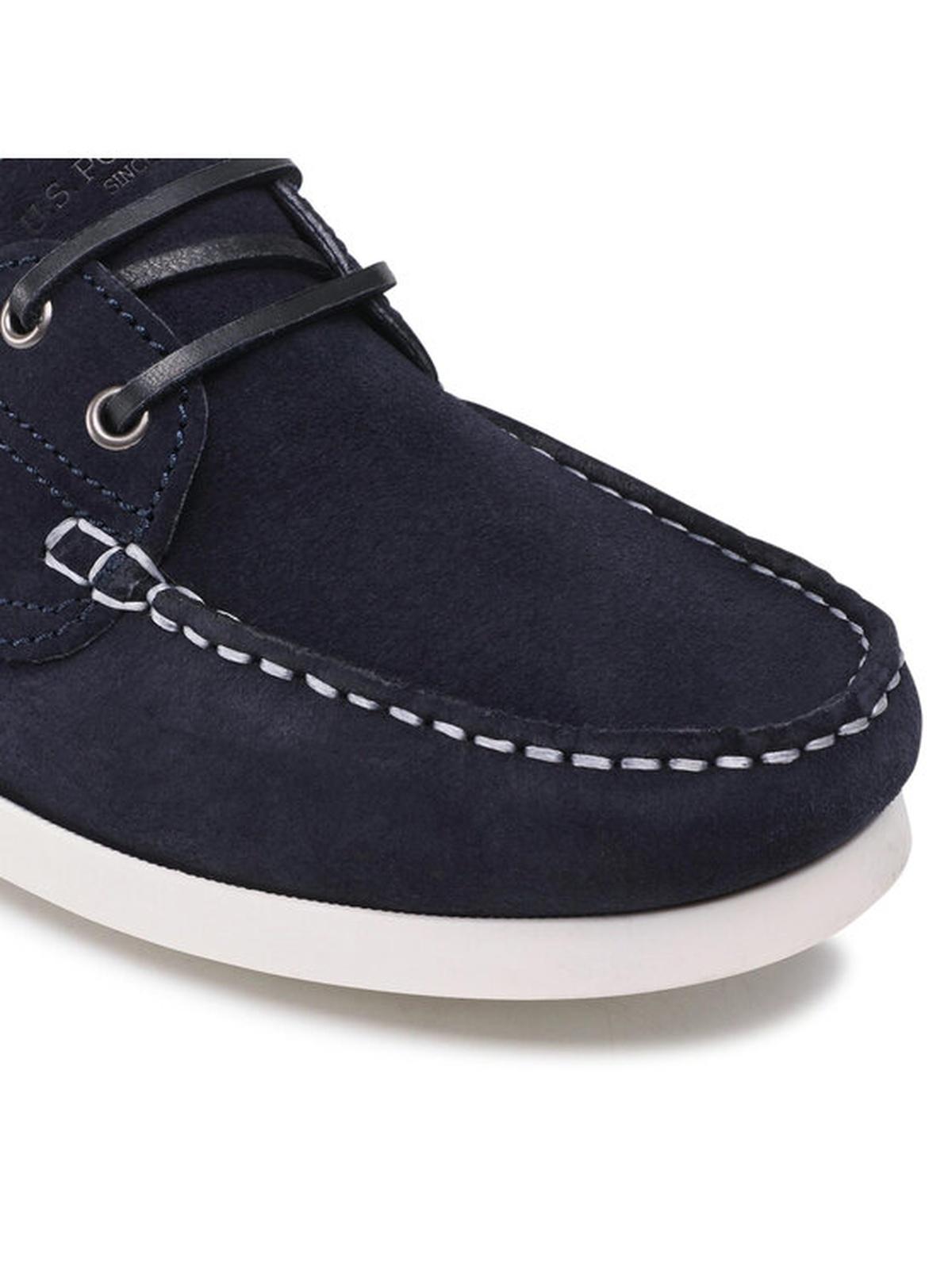 CASUAL 