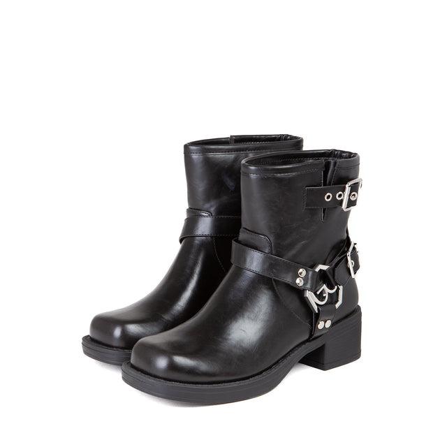 BOOTS 