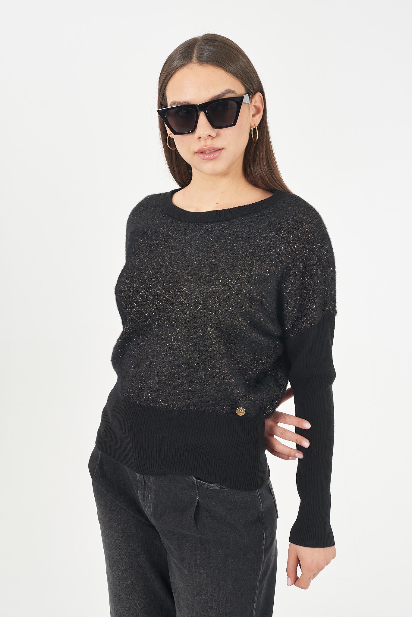 M014 IS00/0801 YES ZEE