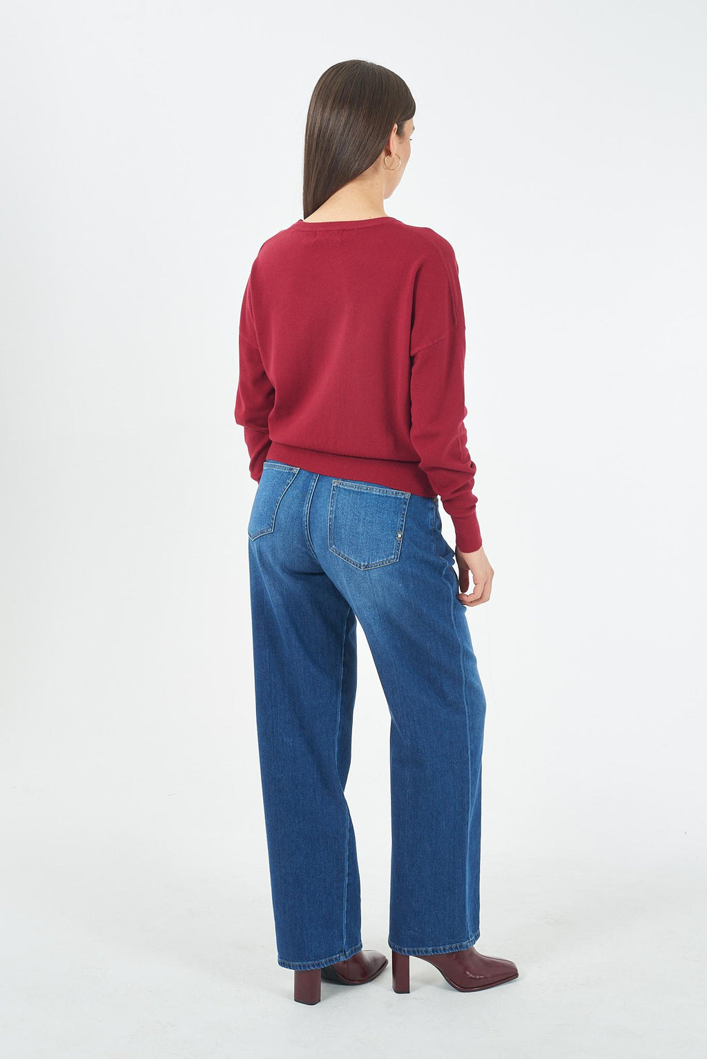 M051 RU00/0562 YES ZEE