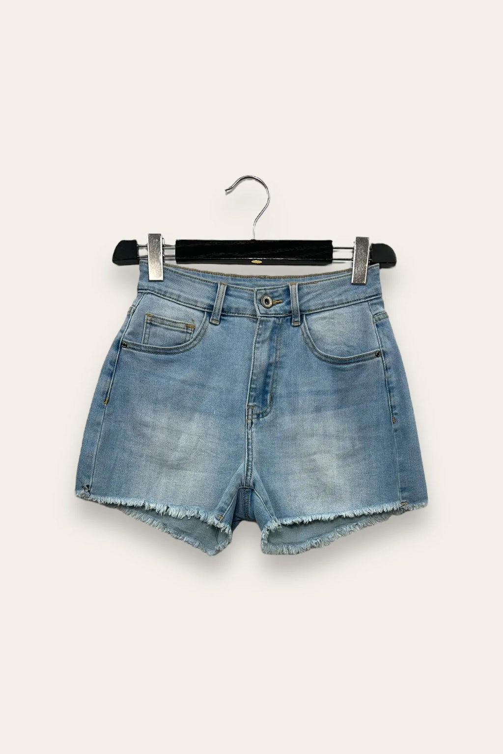 Shorts di jeans sfrangiato 