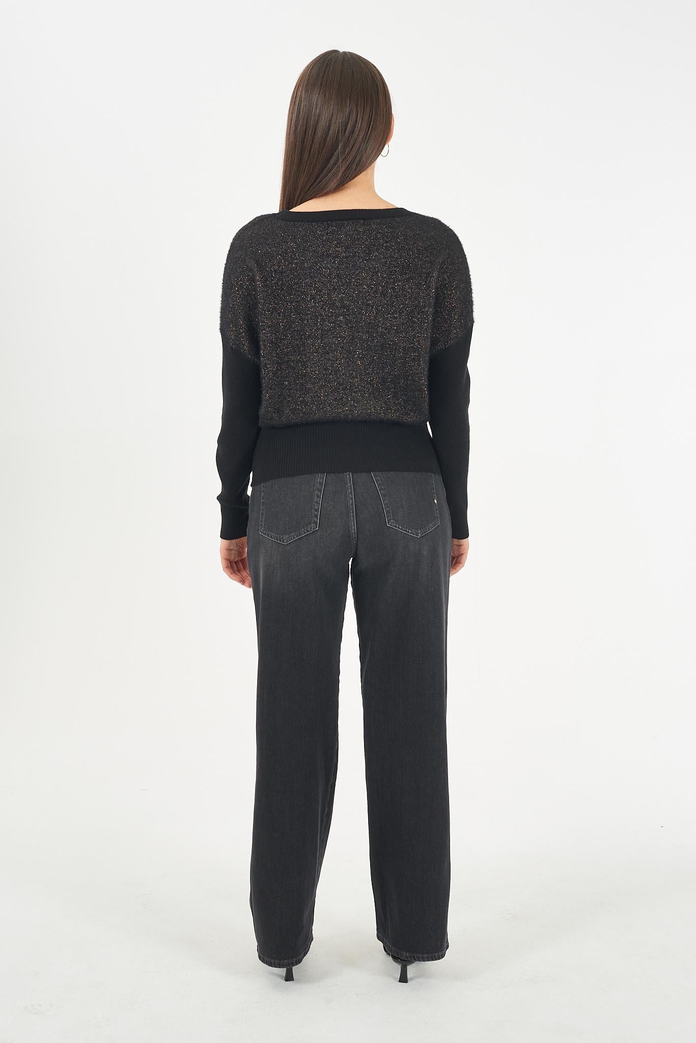 M014 IS00/0801 YES ZEE