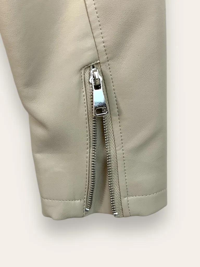 YY-15975/Beige LOVEme