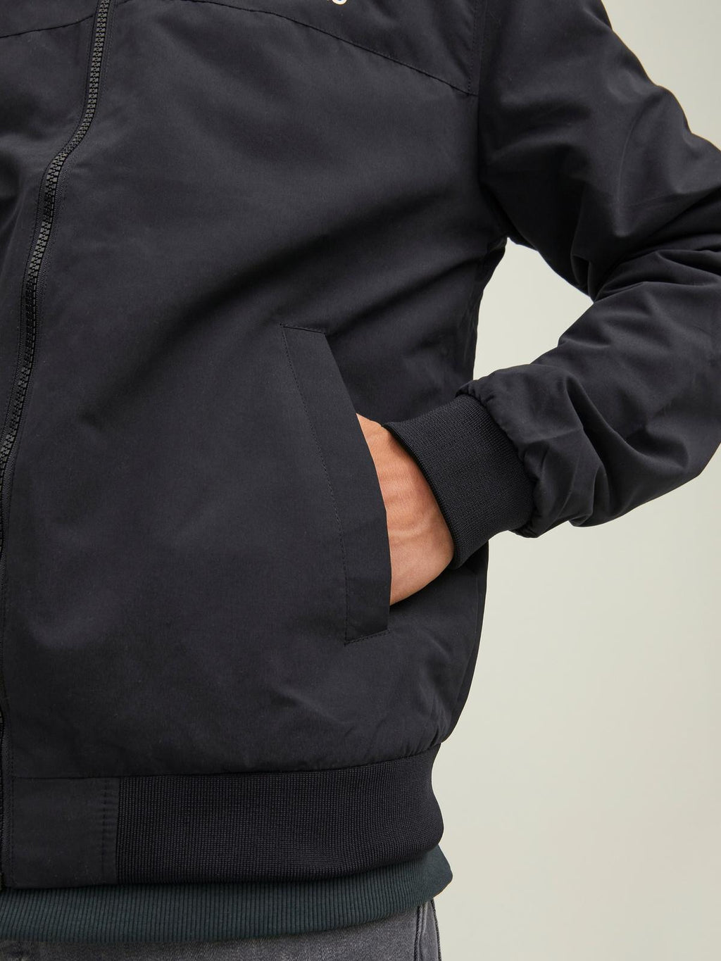 12200208/Black SOLID JACK AND JONES
