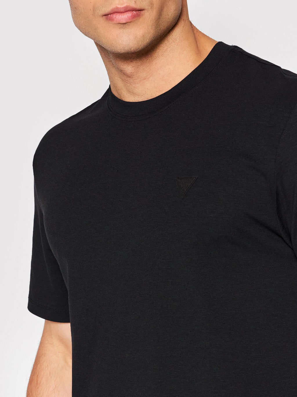 Z2YI12JR06K/JBLK GUESS