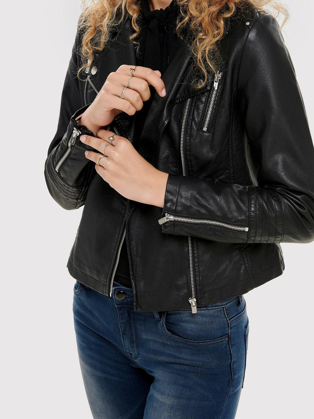15153079/Black ONLY