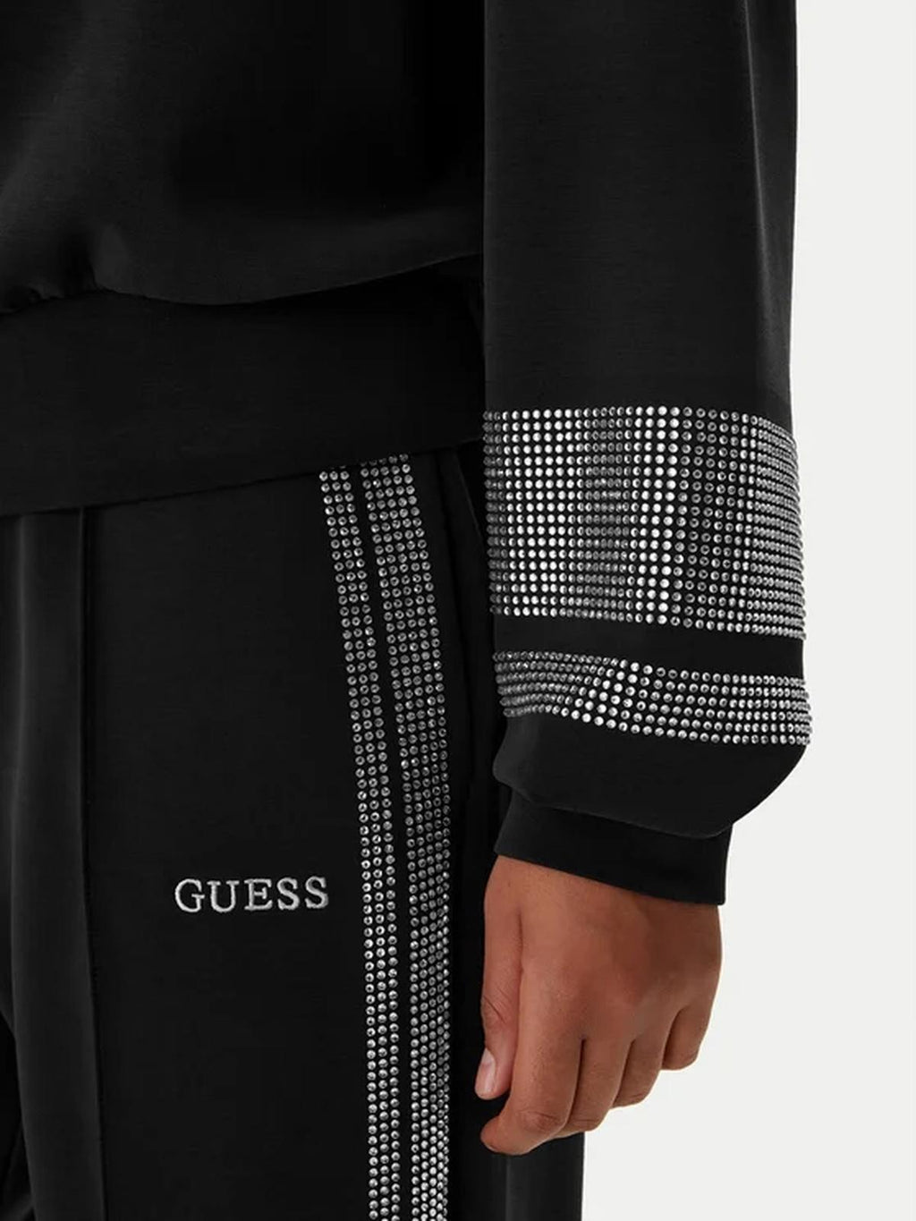 V6RQ02KCAY2/JBLK GUESS