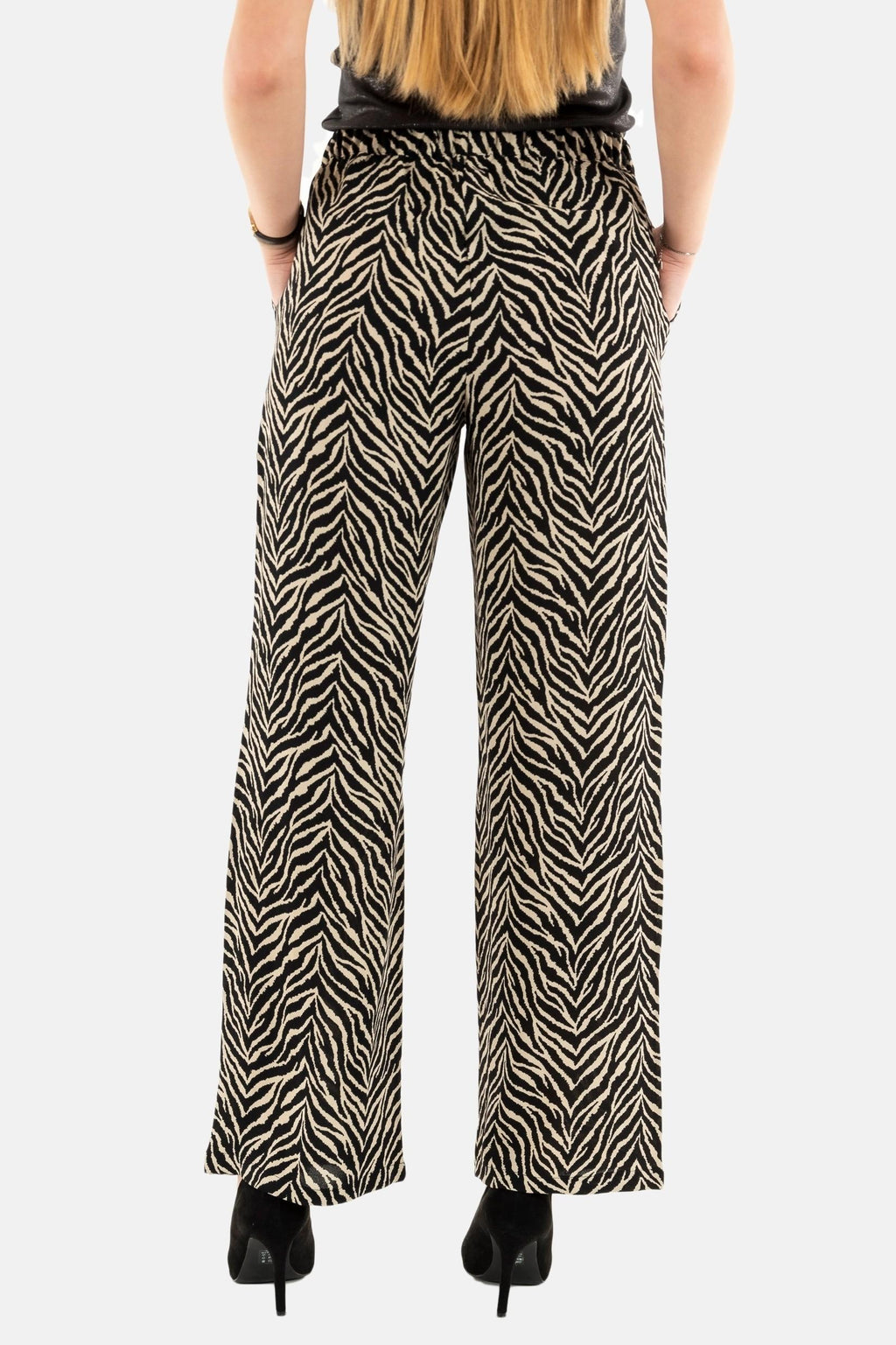 15341492/Black Katty animal ONLY
