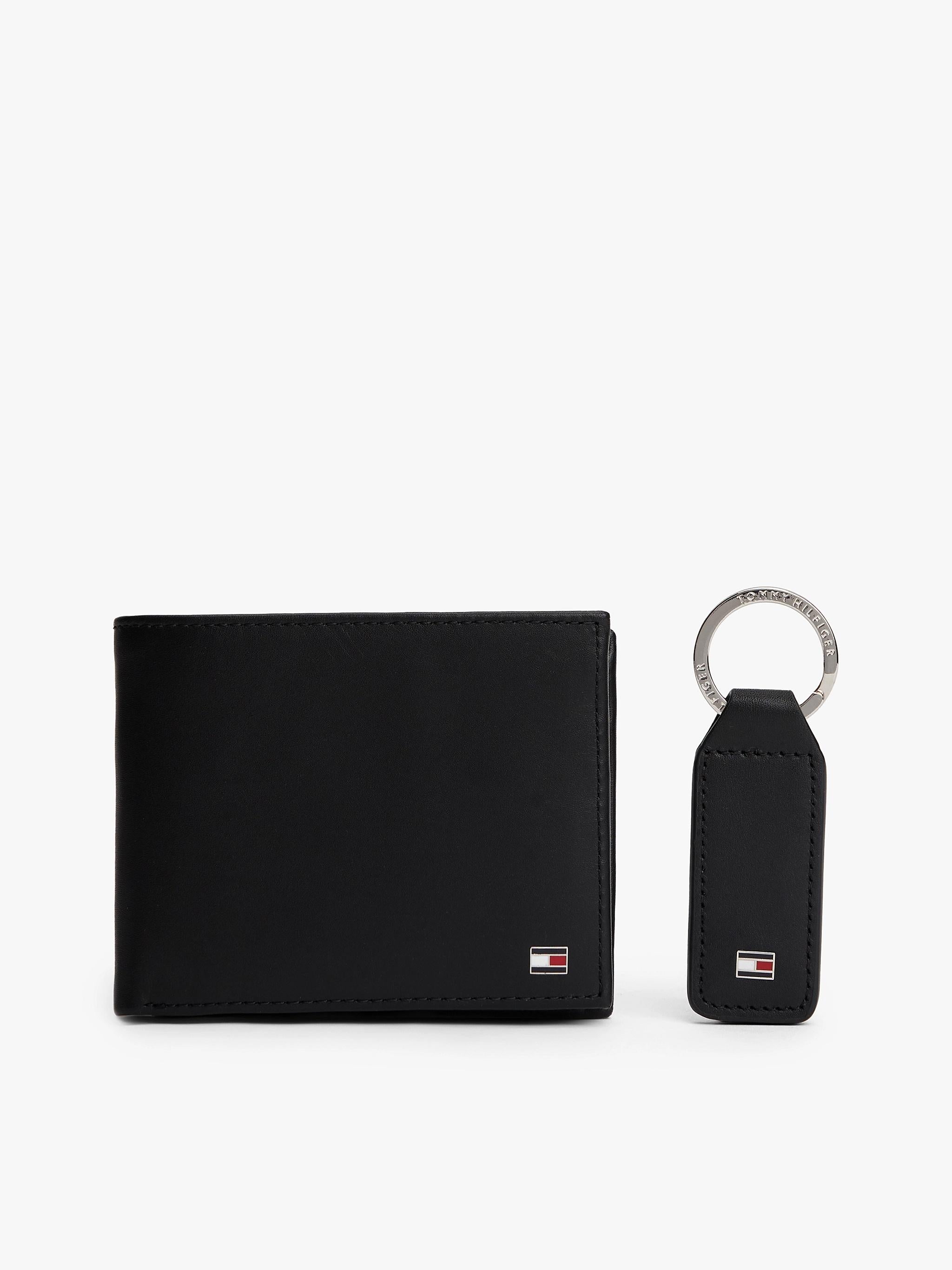 GP ETON CC AND COIN PCKT KEYFOB AM0AM07931/BDS TOMMY JEANS