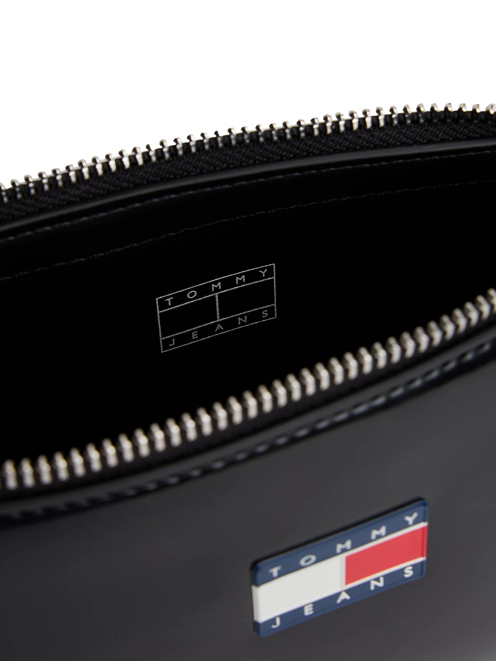 TJW MUST SHOULDER BAG AW0AW17866/BDS TOMMY JEANS