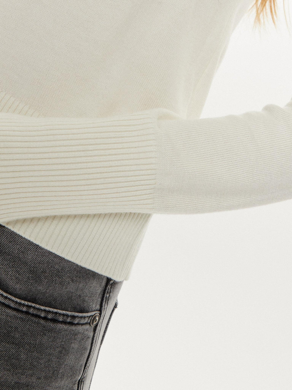 GJ LS CN GUESS J EMB SWTR W4BR83Z3HO2/G293 GUESS