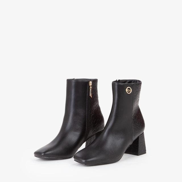 ANKLE BOOTS 