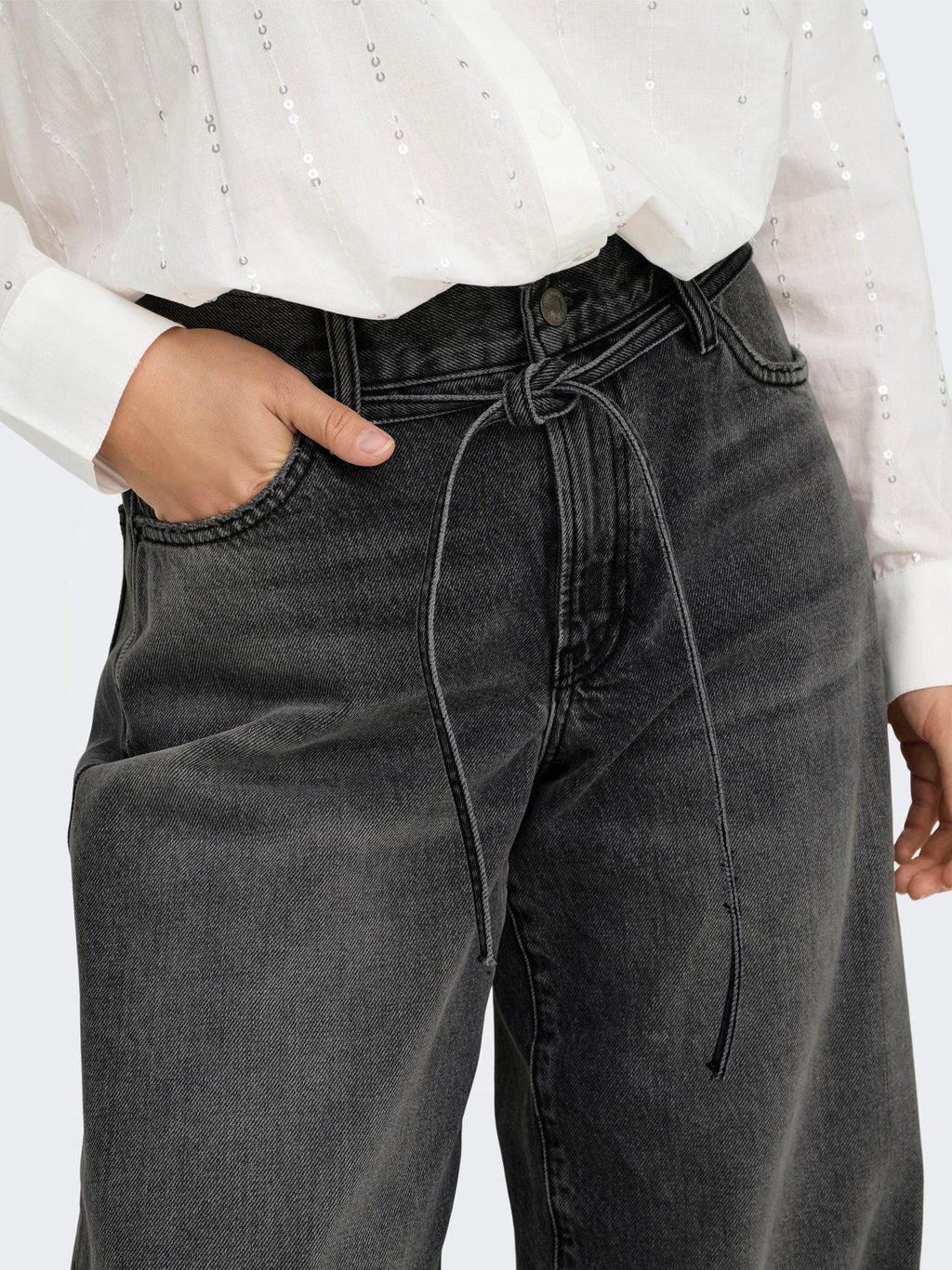 15347094/Washed Black ONLY