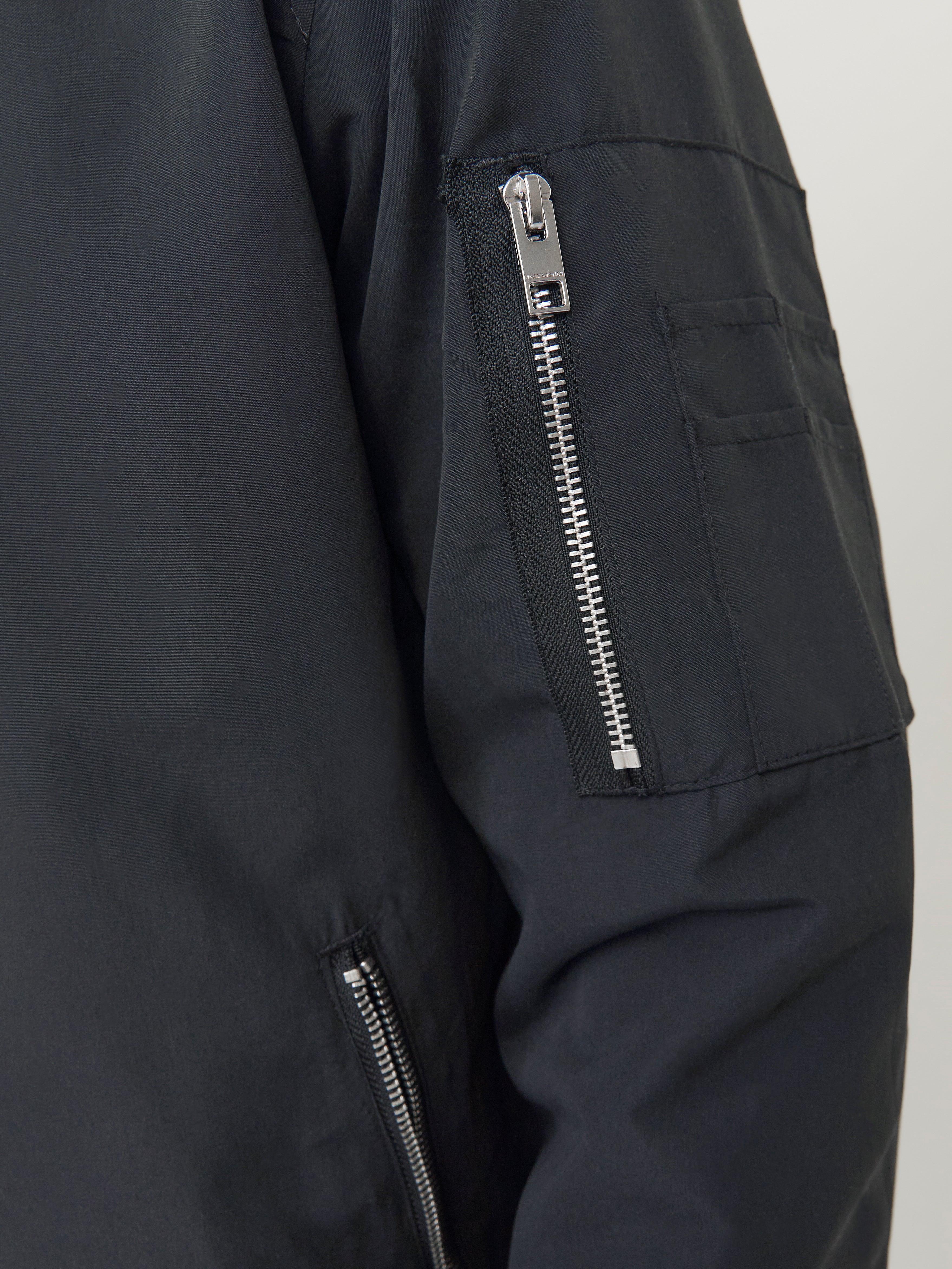 12165203/Black JACK AND JONES