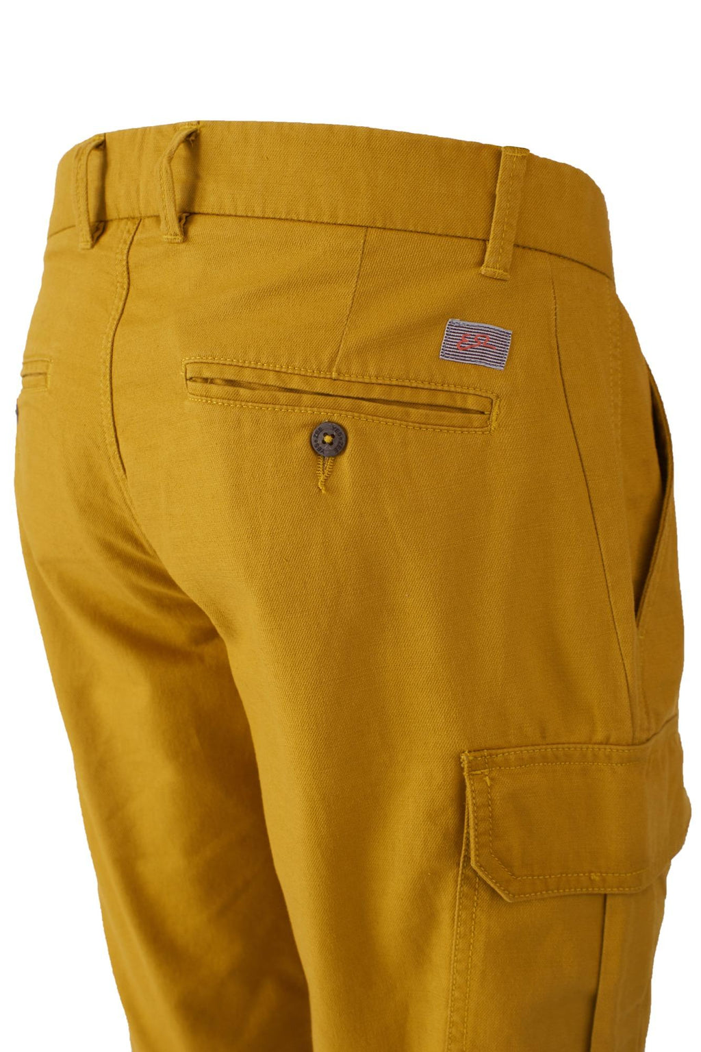 P742 PH00/0973 YES ZEE