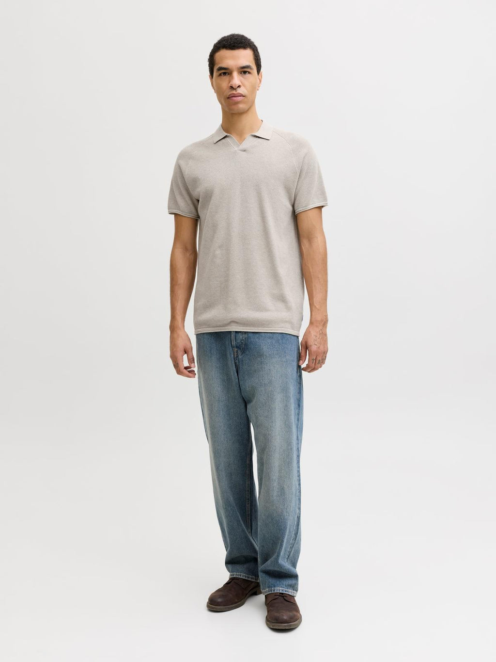 JJHILL KNIT SPLIT NECK SS26 