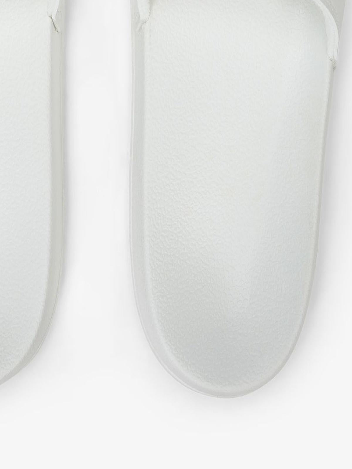 SLIPPERS LOGO 