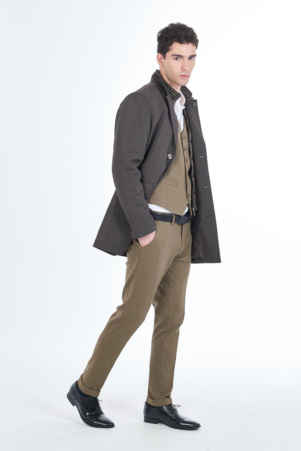 O815 KB00/0232 YES ZEE