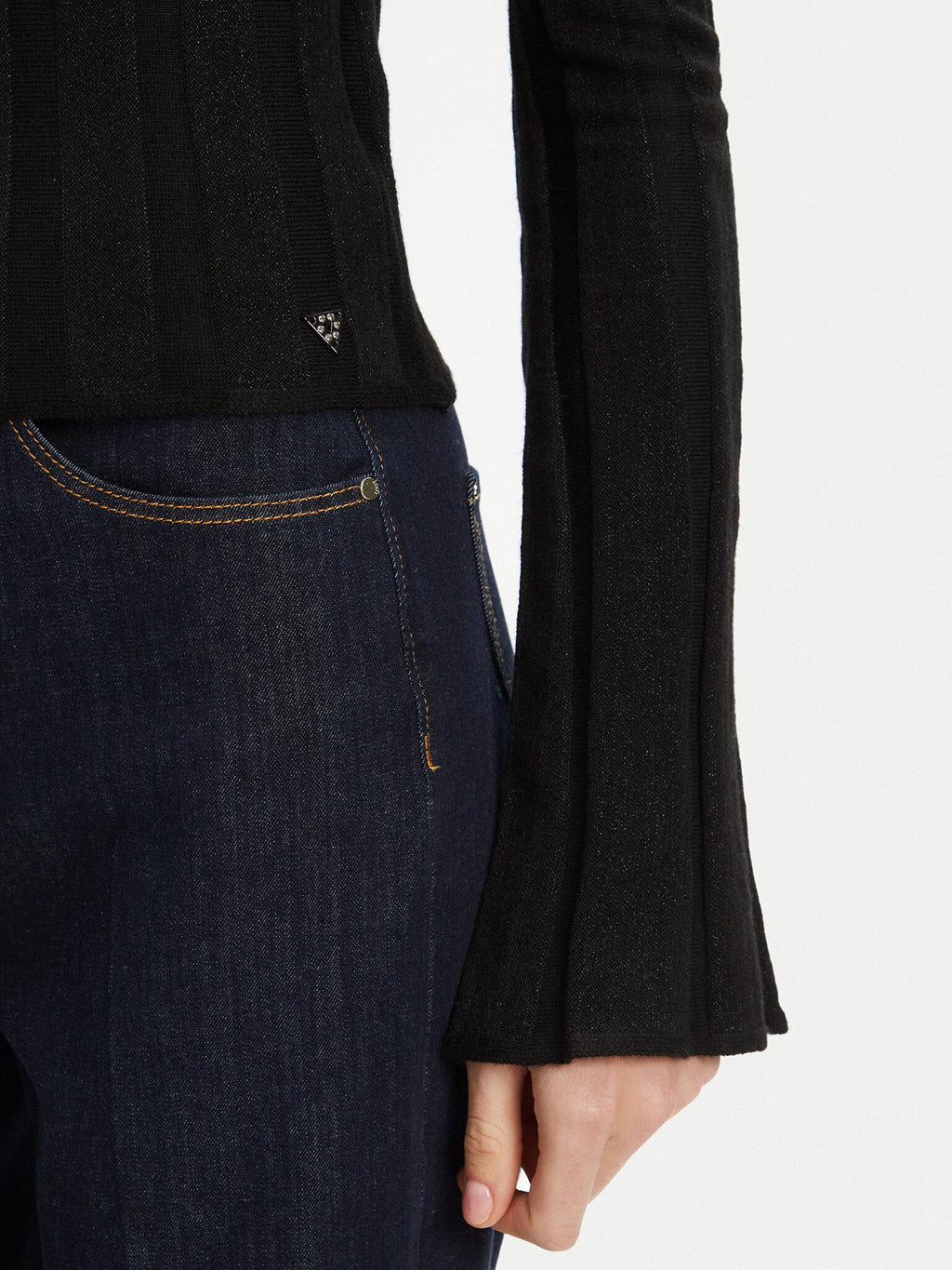 W5YR13Z3OT0/F9P8 GUESS