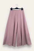 Flowing skirt with elasticated back waist