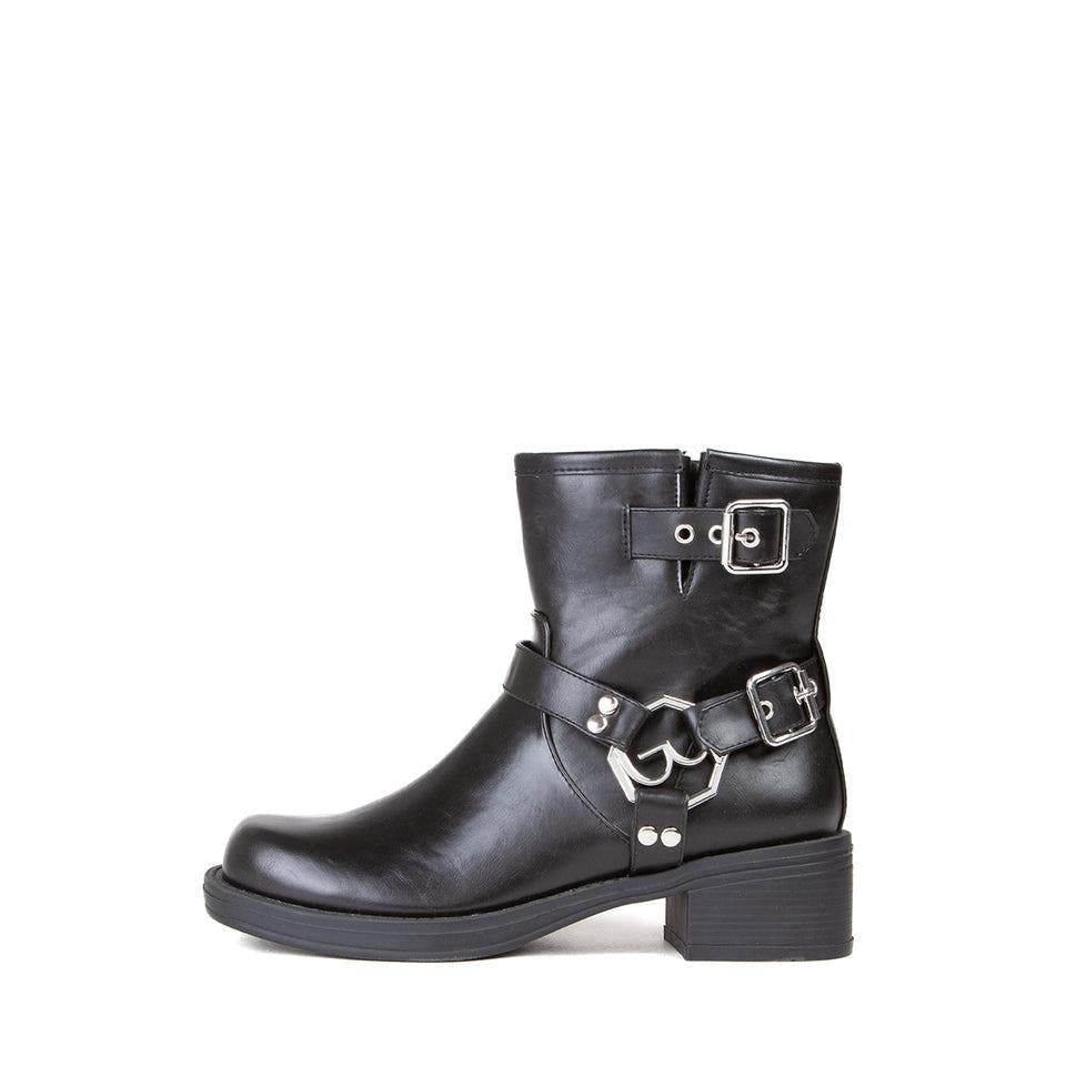 BOOTS 